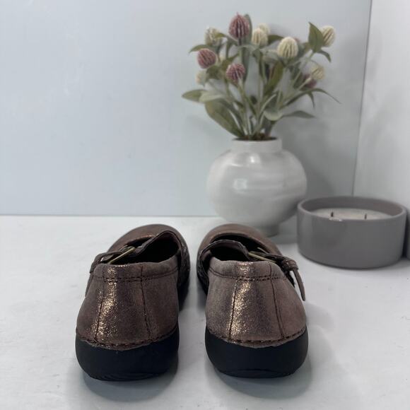 Vionic Shoes Goleta Mary Jane Bronze Metallic Studded Strap Womens 6 NWOB - Picture 5 of 9
